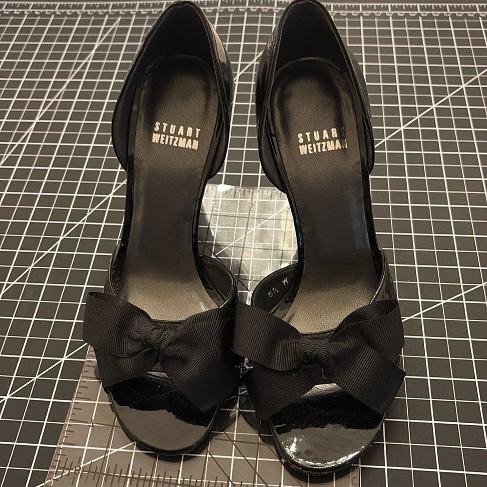 Stuart Weitzman vintage 90s wedge herls w bow. Patent leather. Size 5 1/2